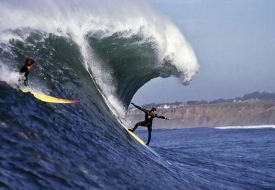 b2ap3_thumbnail_surfing-chasing-mavericks.jpg